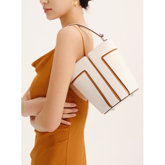 Straddling a handbag for work and leisure. - Memoo.com