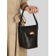 A high-quality tote bag worn under the armpit of one shoulder - Memoo.com