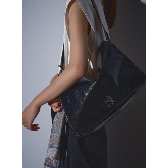 Luxurious and relaxed soft bag with large capacity shoulder bag