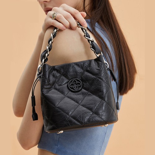 women louis vuitton crossbody