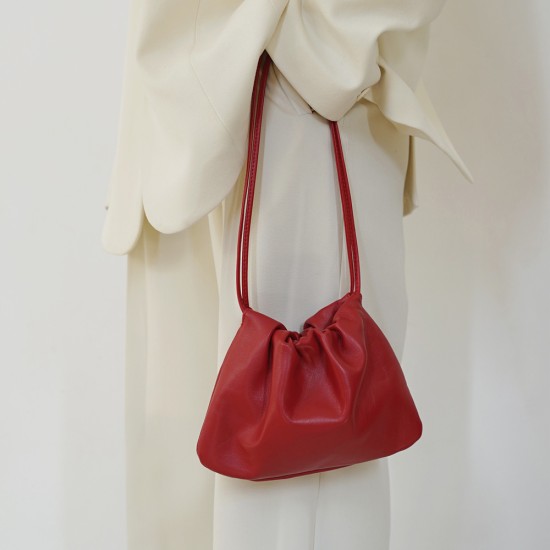 Customized small and lightweight lambskin womens shoulder and armpit cloud bag - Memoo.com