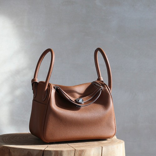 uptown pouch in grain de poudre embossed leather