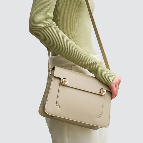 cuyana structured tote