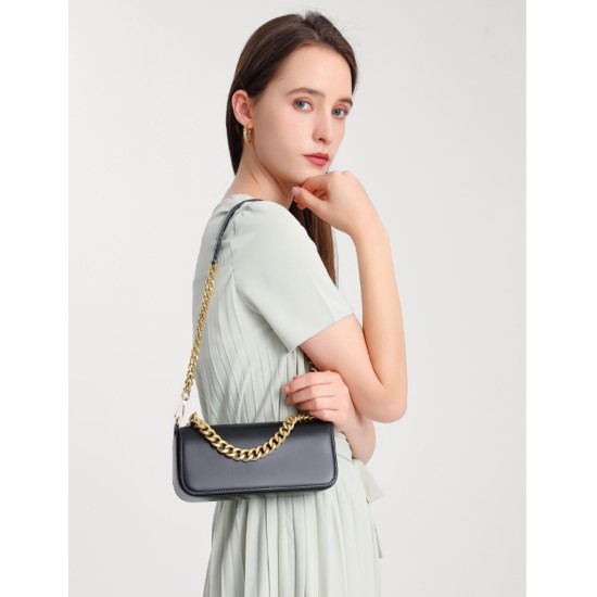 A new leather hand-held chain small square bag