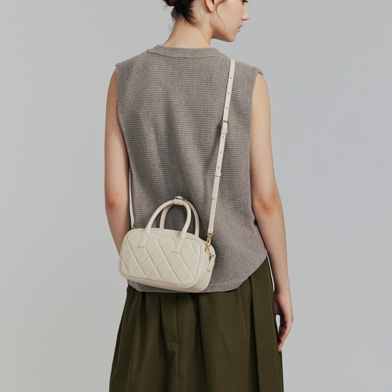 Soft cowhide rhombic tote bag