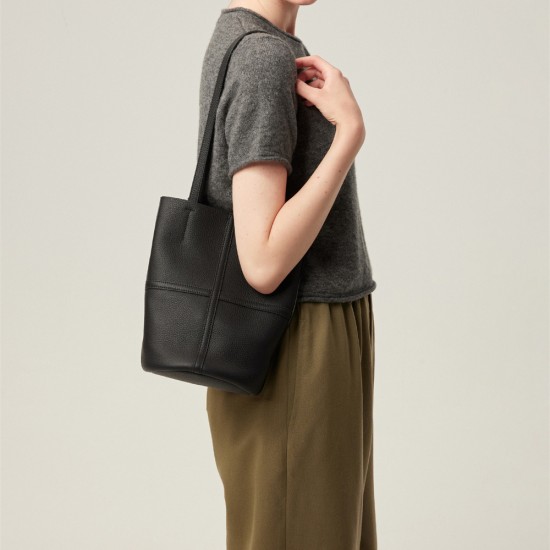 The top layer is a Hobo tote bucket bag - Memoo.com