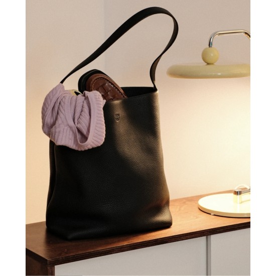 Leather bucket bag tote shoulder armpit commuter bag