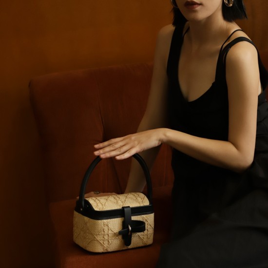 Straw basket bag crossbody bag - Memoo.com